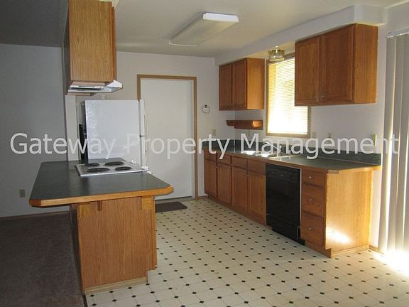 4th image of 2231 E Crestview Dr