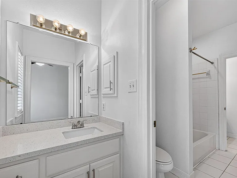 3619 W Clay St — Photo 16