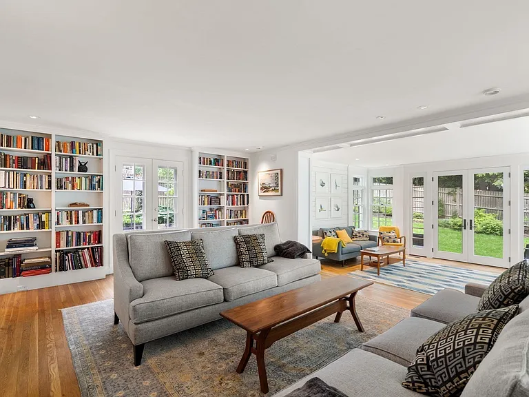 205 Brattle St — Photo 6