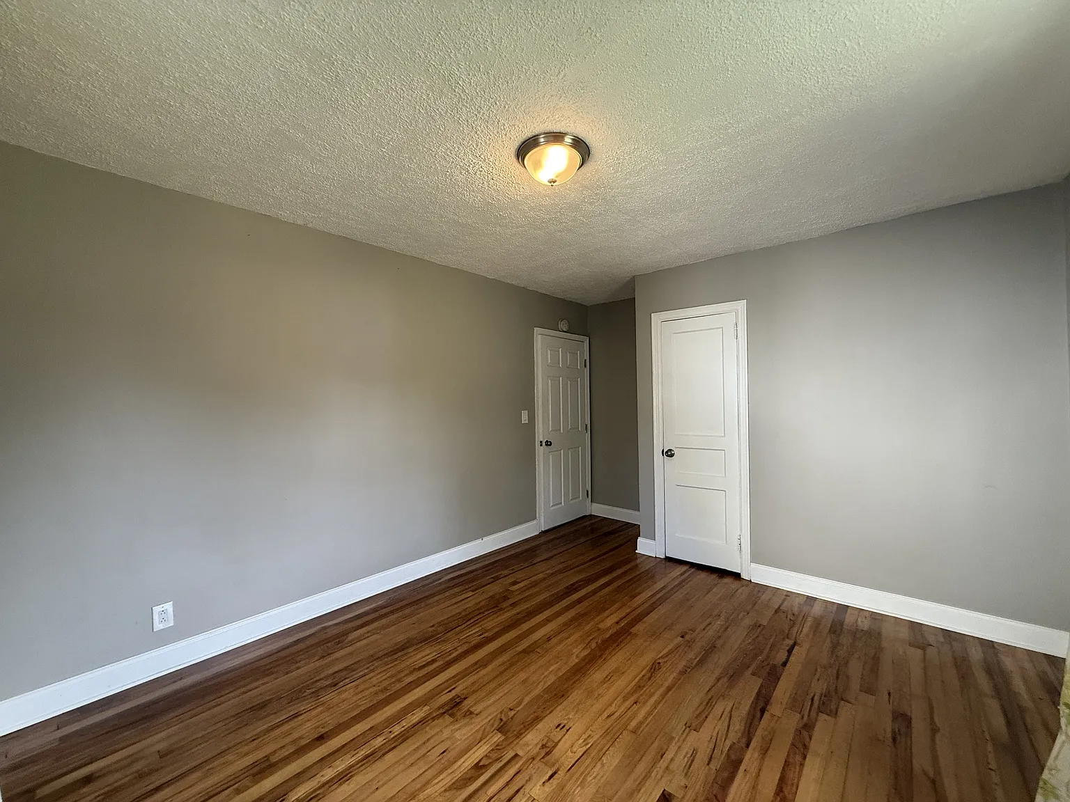 2336 Boxwood - 2336 — Photo 2