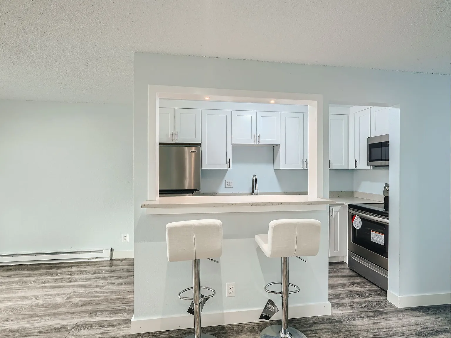 White Center — Photo 3