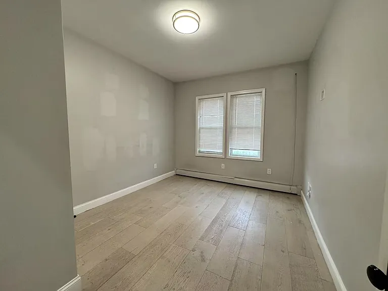 1317 Hobart Ave #1 — Photo 3