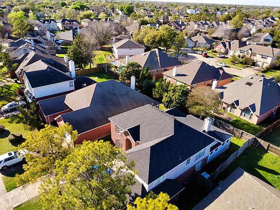 3rd image of 14802 Belterraza Dr