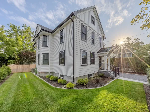 417 West St, Greenport, NY 11944