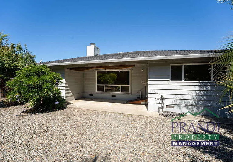 7 Edward Ave — Photo 16