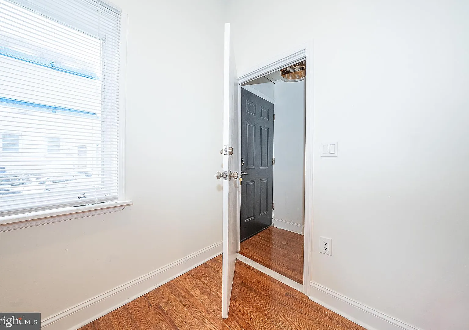 1 bed, 1.0 bath, 1550 sqft, $1,600 — Photo 1