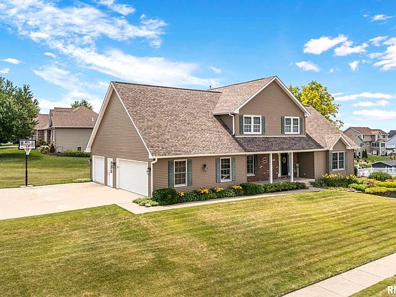 2nd image of 1001 W Hickory Ct