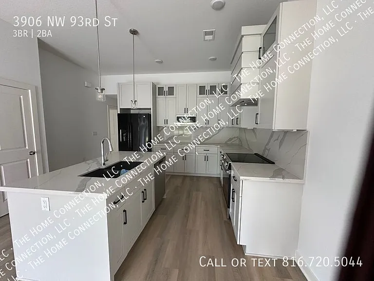 3906 NE 93rd St — Photo 11