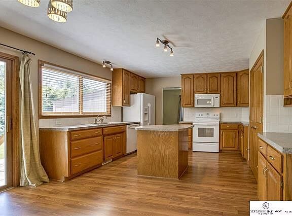 2nd image of 7332 S 155th Ave