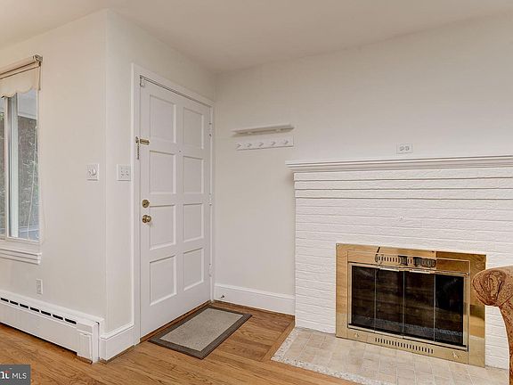 3rd image of 4325 Dresden St