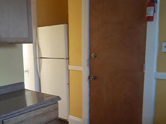 4th image of 14704 Alder Ave APT 4