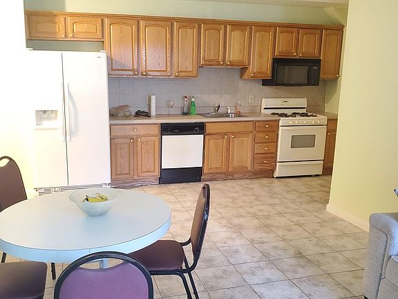 2nd image of 186 Edgewood Ave Floor 1