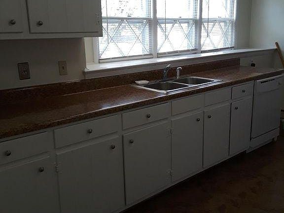 2nd image of 477 Colony Rd