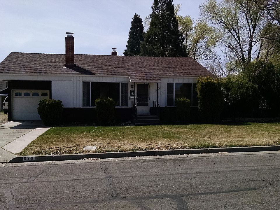Brand new roof. Landlord will pay for watering lawn.
