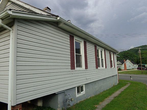 5th image of 1529 Ingalls St