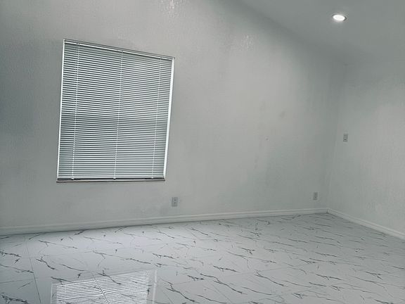 5th image of 4970 Purdy Ln #1