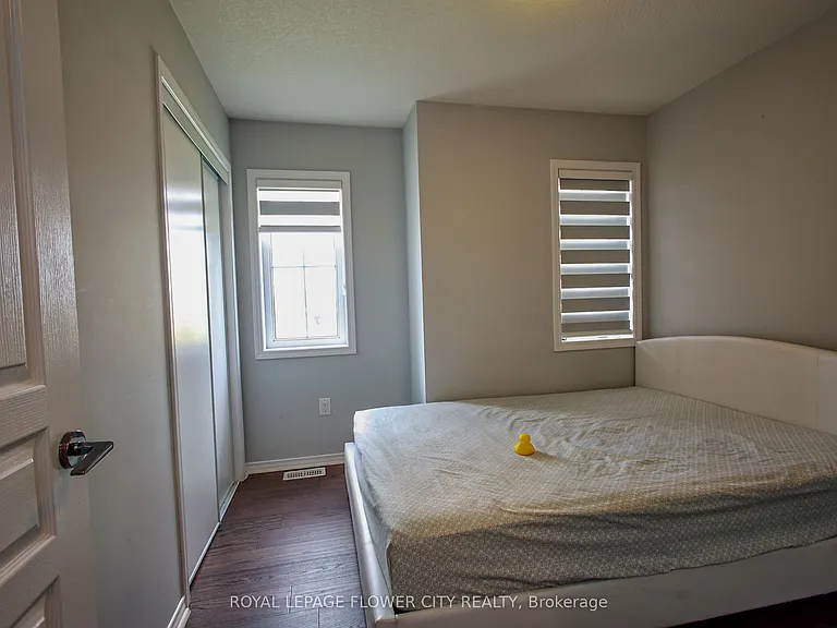 81 Baffin Cres — Photo 33