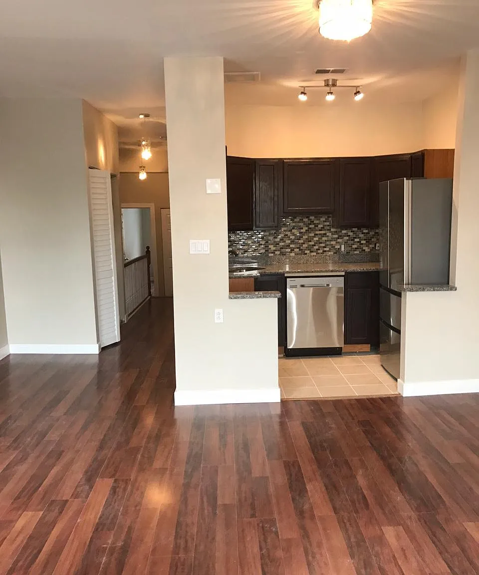 2 bed, 850 sqft, $3,150 — Photo 4