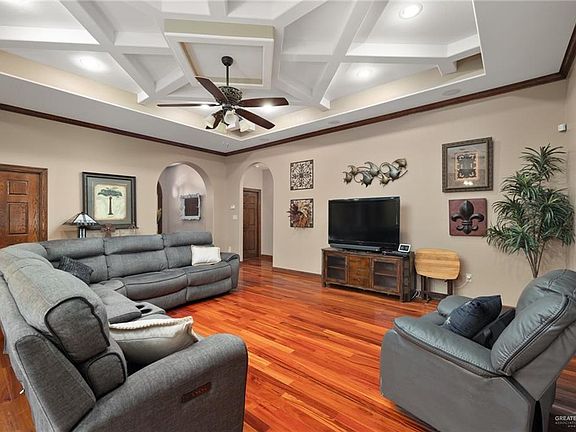 4th image of 1931 Fairway Ct