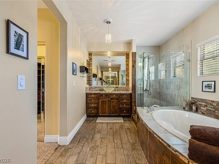 724 Pinnacle Heights Ln — Photo 36