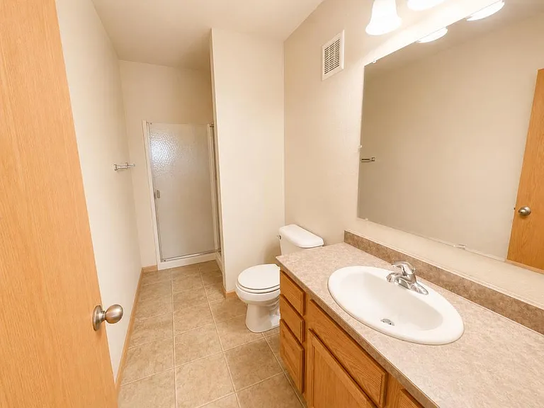 4000 McKenzie Dr SE — Photo 9