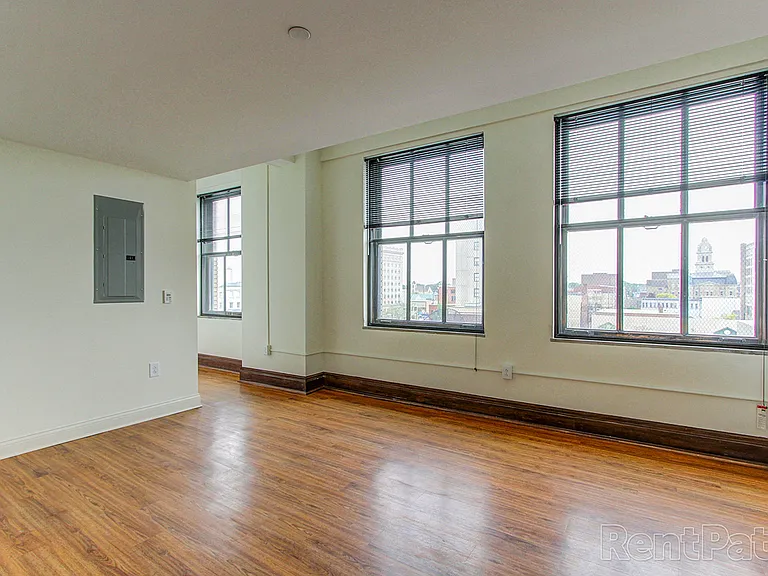 Floor plan 2 living room