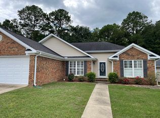 8212 Meadowlake Village Dr, Northport, AL 35473