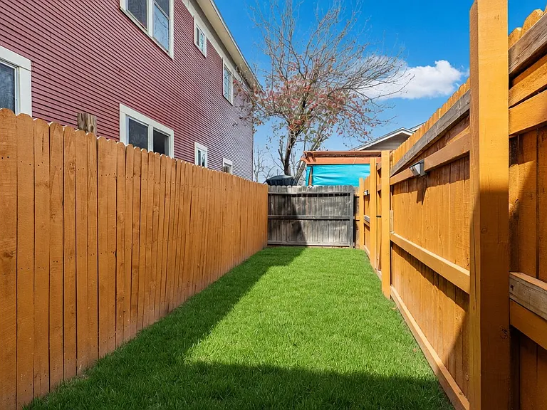 723 E Euclid Ave — Photo 50