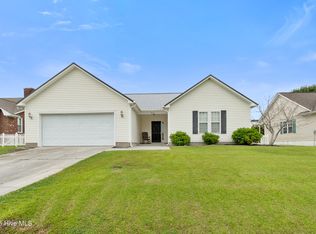 315 Whirlaway Blvd, Sneads Ferry, NC 28460