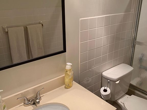4th image of 431 3rd St APT 104
