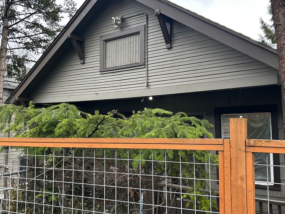 1st image of 4216 36th Ave S #1