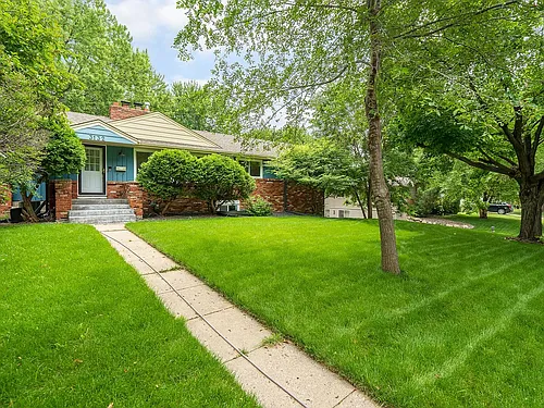 3132 Utah Ave N Photo 1
