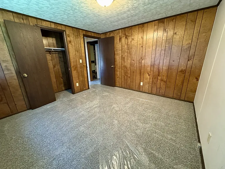 321 W Smith St — Photo 7