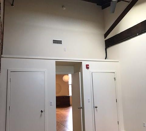 5th image of 4500 Worth St