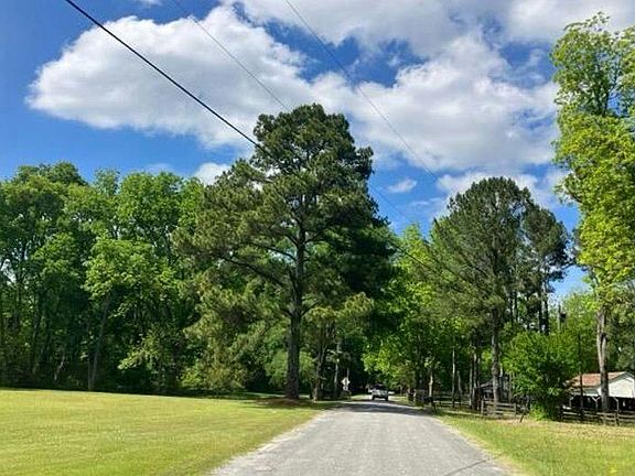 4th image of 520 Coupland Rd