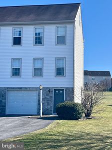 2824 Woodmont Dr, York, PA, 17404