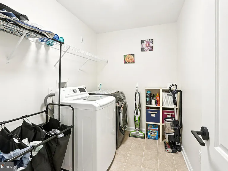 1035 Thorndale Dr — Photo 41