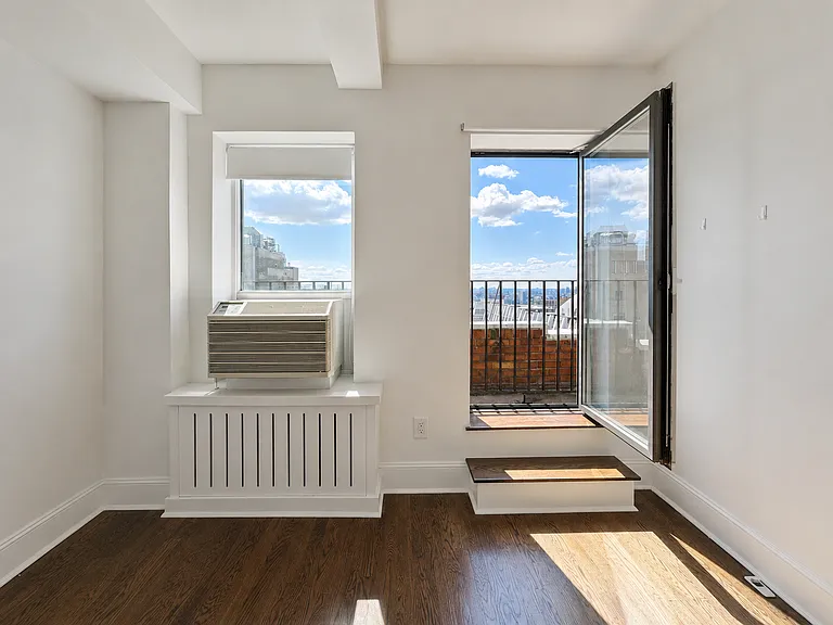 1080 Amsterdam Ave #2002 — Photo 17