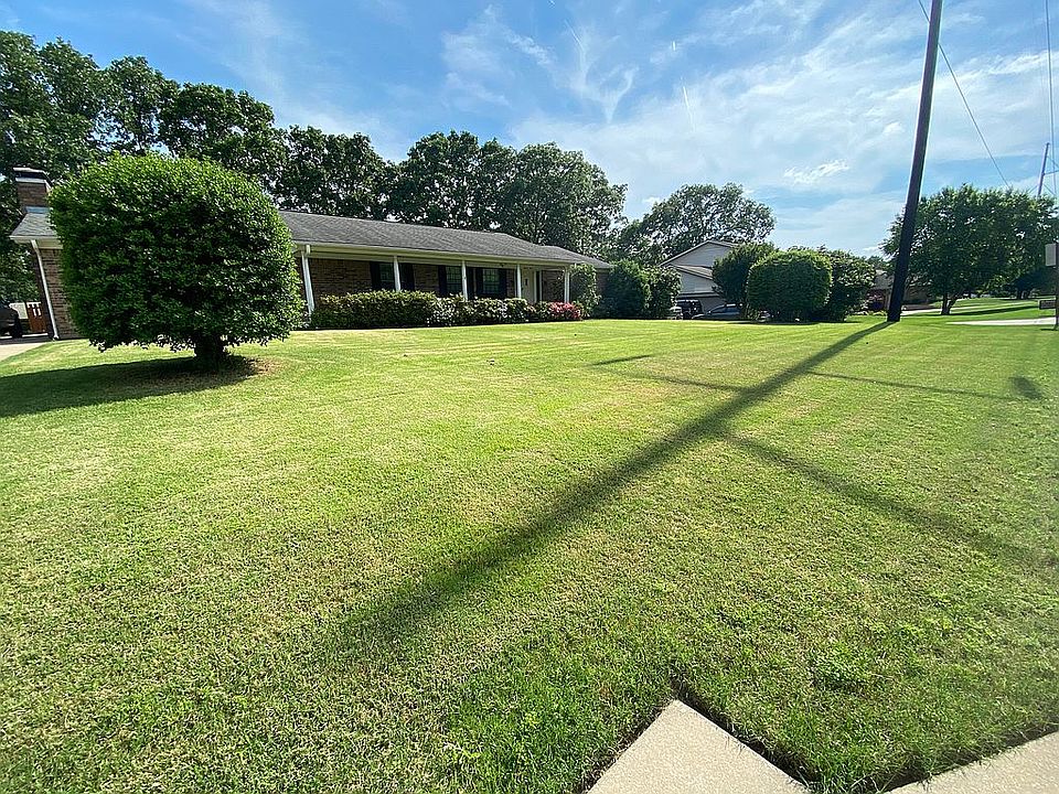 2nd image of 1112 Club Rd
