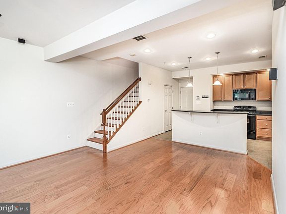 2nd image of 2509 Eastbourne Dr
