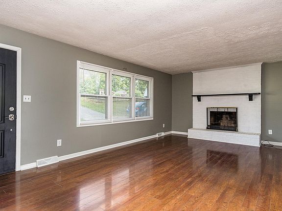 3rd image of 196 Brandonwood Dr