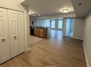 206 W Main St APT 2C, Saint Charles, IL 60174