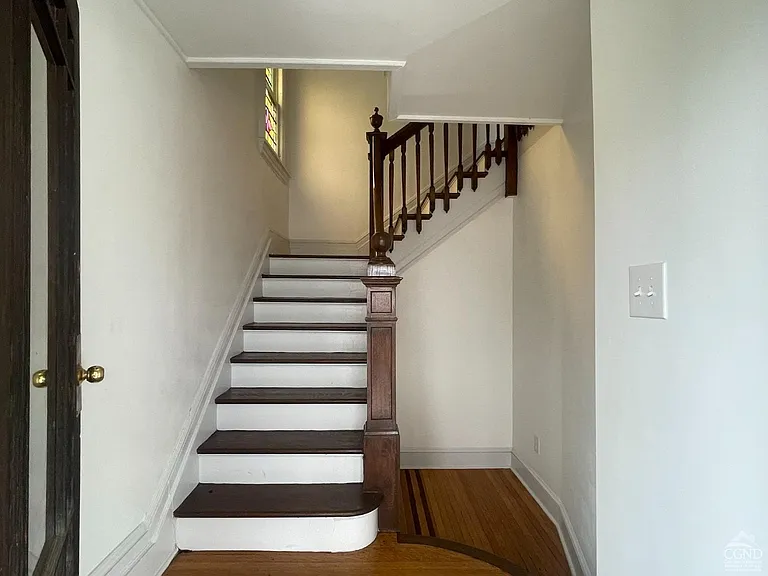 817 Columbia St #2 — Photo 2