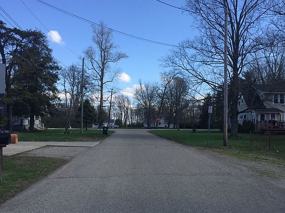 4th image of 6569 Hollow Ln
