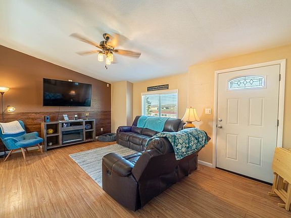 4th image of 312 Trescartes Ave