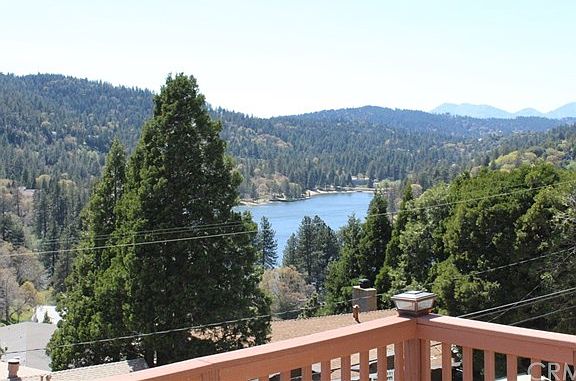 4th image of 515 Delle Dr