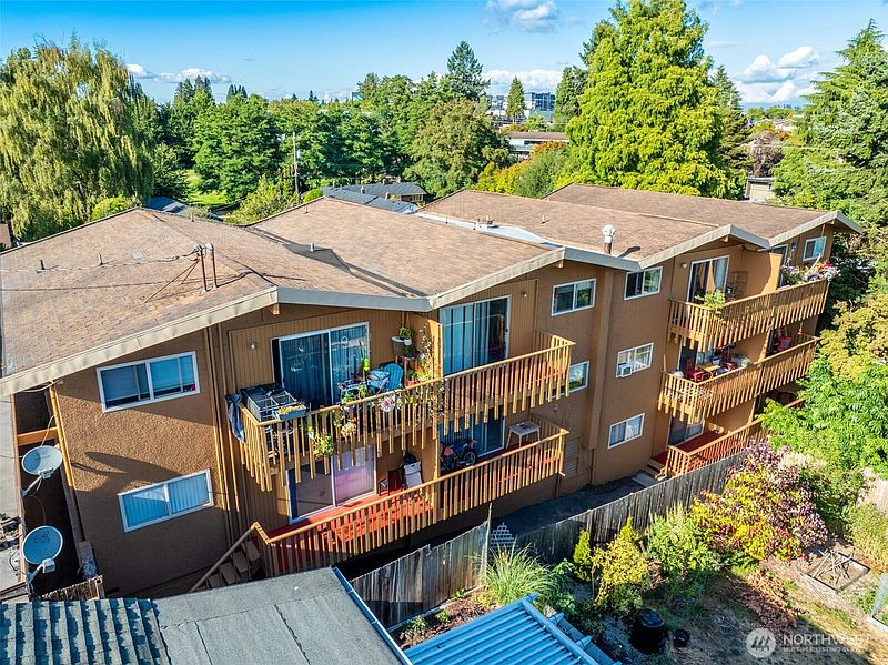 3rd image of 1017 SW 154th Street