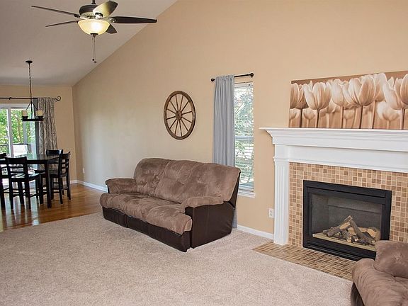 3rd image of 6319 Glenmont Dr