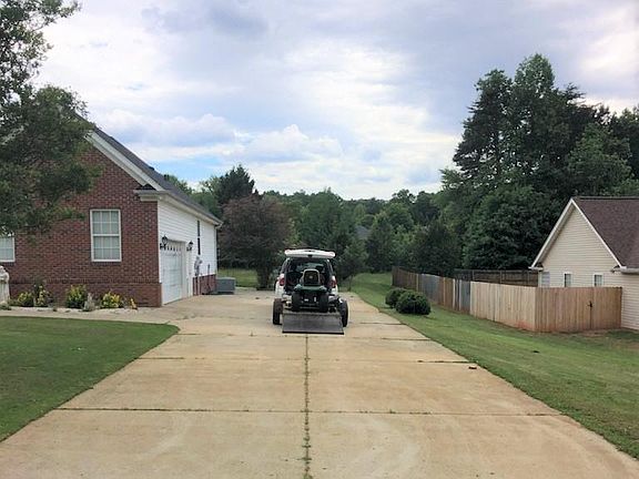 4th image of 109 Beechwood Dr