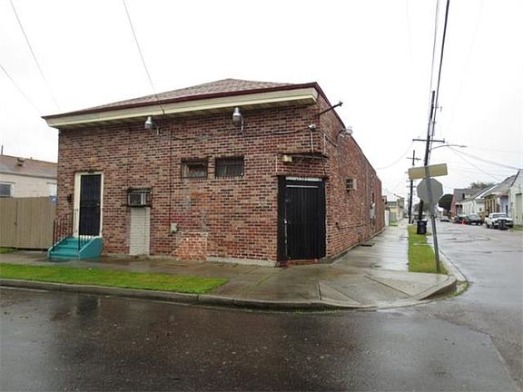 2nd image of 1501 Touro St